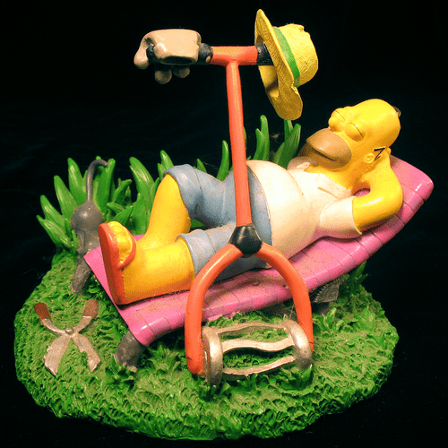 The Simpsons “A Day’s Hard Work” At Home with Homer Collectible Figure - Picture 1 of 3