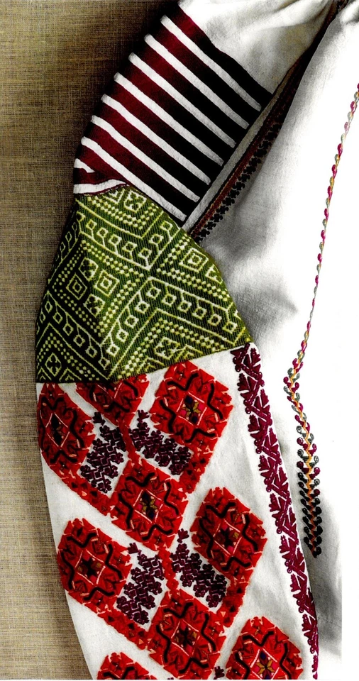 SELLOS MUY RAROS de Ucrania 2019 "Camisa (fragmento). Región de Chernivtsi" HOJA COMPLETA Foto 2 de 4