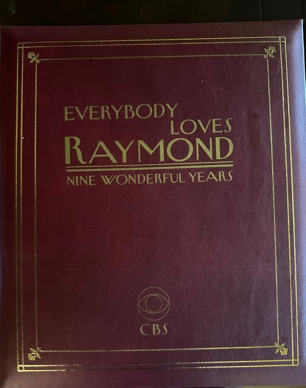 EVERYBODY LOVES RAYMOND NINE WONDERFUL YEARS PRESS KIT BOOK STUDI MADE BOOK