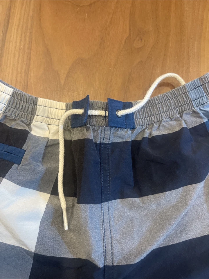 Pantalones cortos de baño Burberry para niños talla 6 meses 66/44 azul a cuadros ✨ Foto 2 de 4