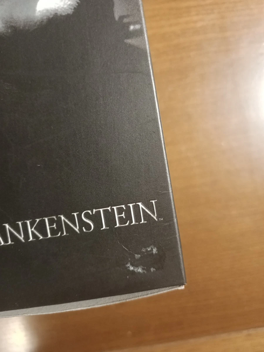 Frankenstein 9" Collectible Figure - Mezco Toyz, 2012 / Universal Monsters