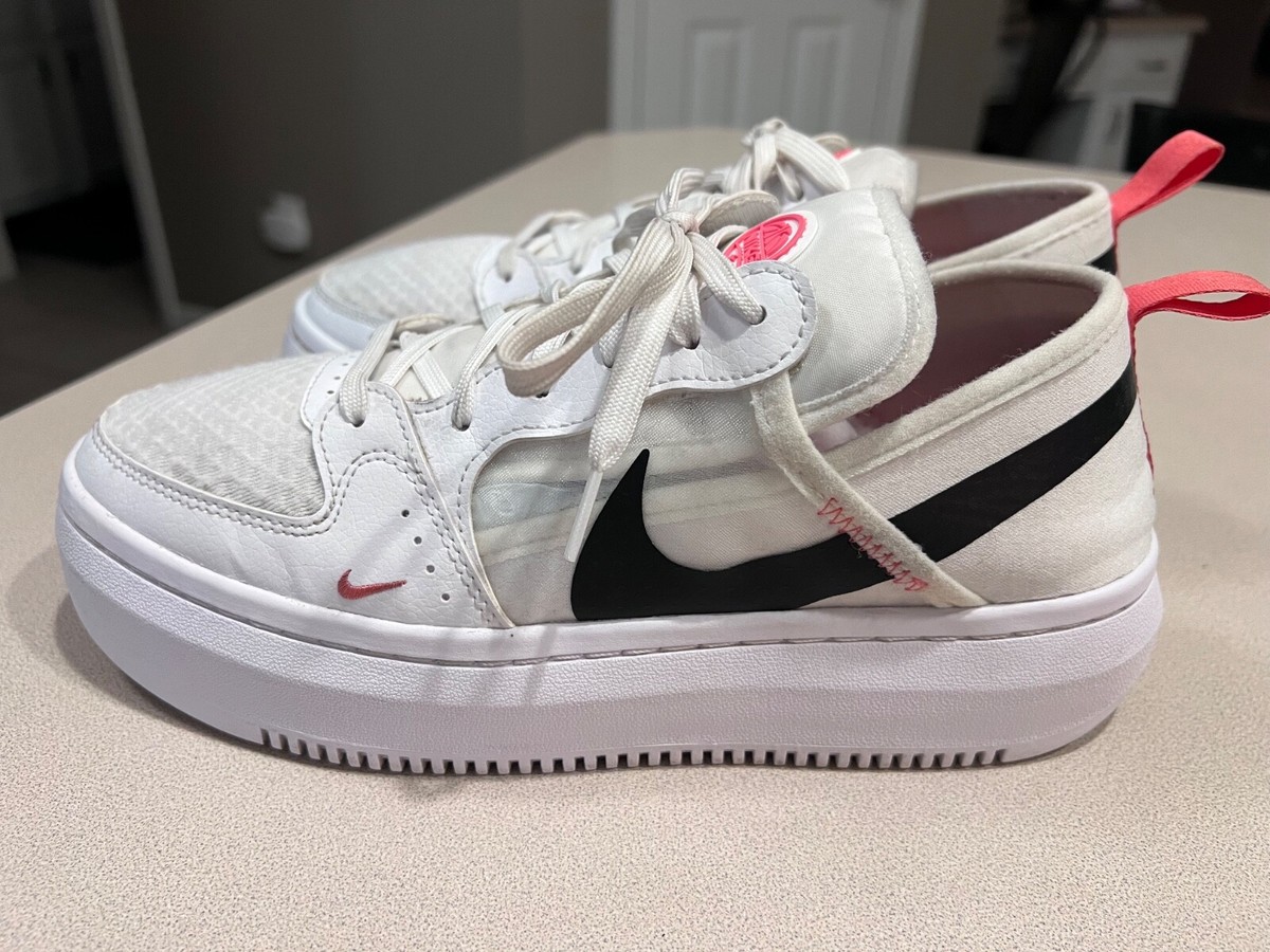 NIKE Women's 