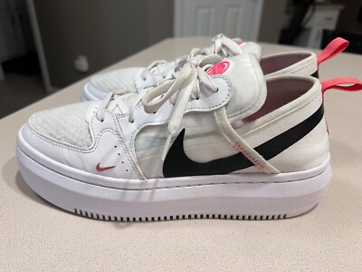 NIKE Women's 