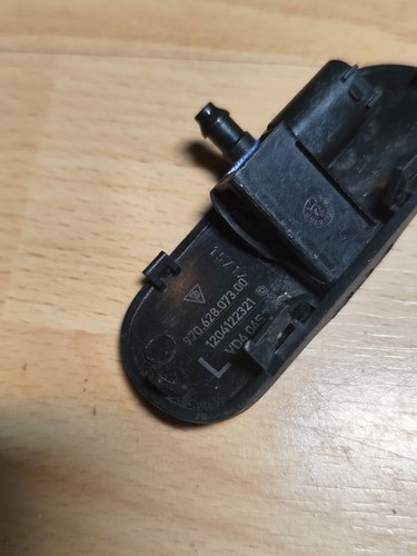 Porsche Panamera 2012/windscreen washer nozzle/97062807300 - Picture 6 of 6