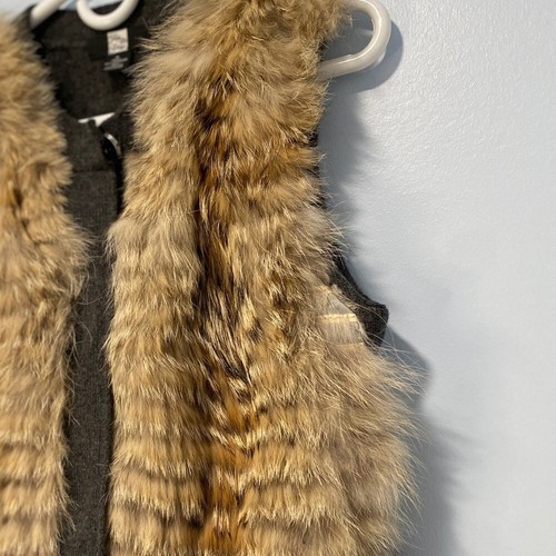 Saks Fifth Ave Gray Cashmere Sweater Vest Real Coyote Fur Women’s Size Medium - Picture 9 of 9