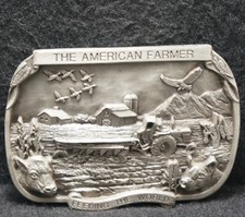XD19164 NOS VINTAGE 1983  THE AMERICAN FARMER FEEDING THE WORLD  BELT BUCKLE