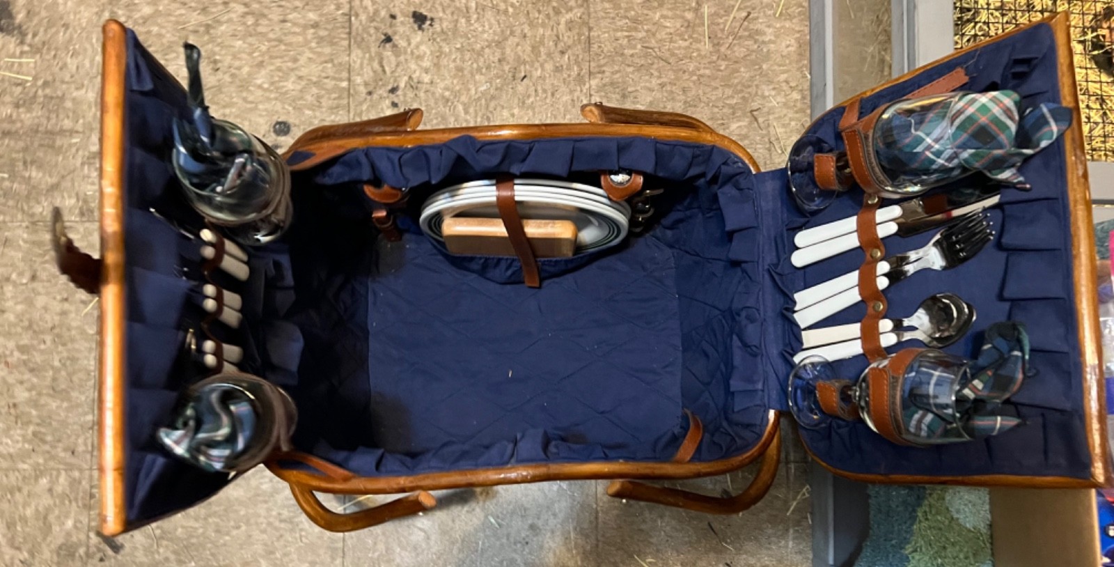 Picnic Time Wine & Cheese Basket Service for 4 Wicker Tote with Accessories