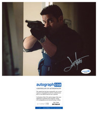 Jon Huertas ‘Castle’ Signed 8x10 Photo 'Javier Esposito' ACOA