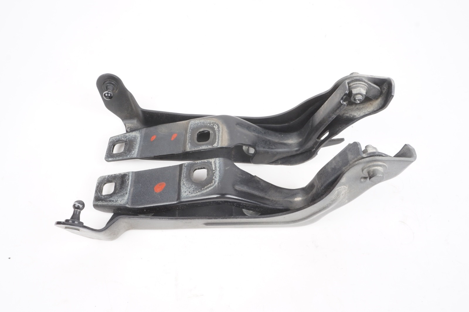 Maserati Ghibli 2014-2020 Front Right Hood hinge