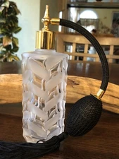 A gorgeous lead crystal perfume bottle atomizer With Black Bulb And Tassel,new