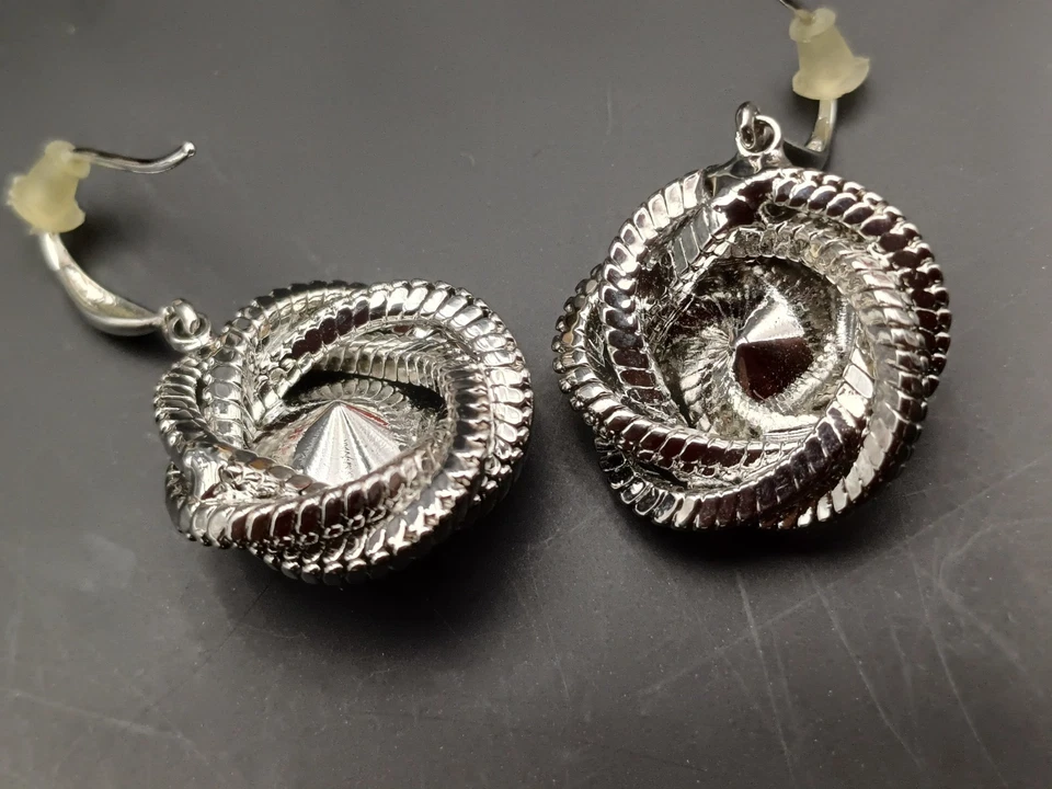 ORECCHINI PENDENTI CON GRANDE CRISTALLO - Immagine 4 di 4