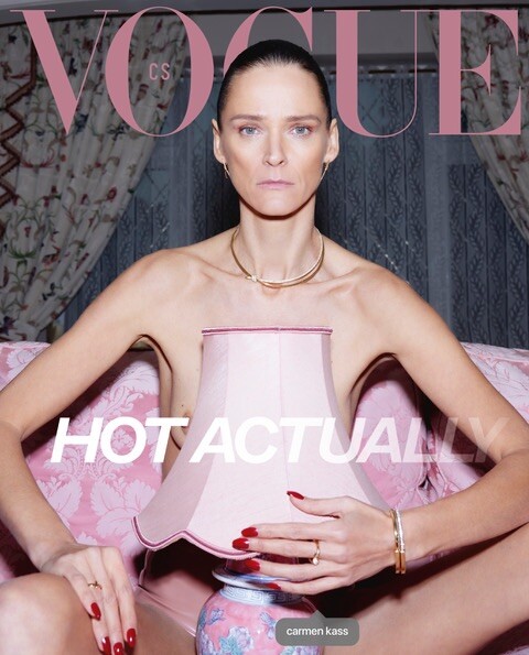 女性情報誌 Vogue Czechoslovakia February 2022 Vogue Czechoslovakia February 2022 Covers (Vogue Czechoslovakia)