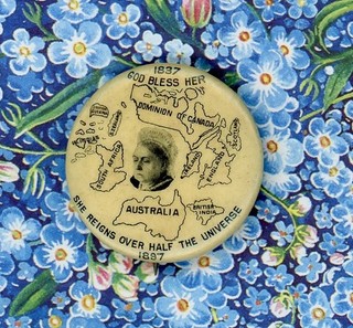 1897 QUEEN VICTORIA CELLULOID PINBACK BUTTON SHE REIGNS OVER HALF THE UNIVERSE