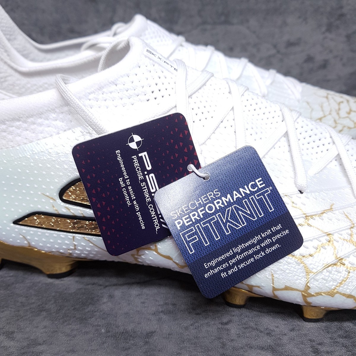 SKECHERS SKX 01 Hyper Burst Elite Soccer Cleats Mens 12.5 White
