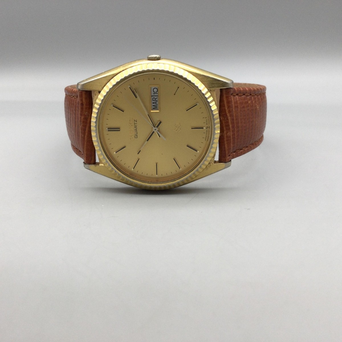Vintage Seiko Mens Watch 35mm Gold Dial Day Date 5Y23-8A69 Leather