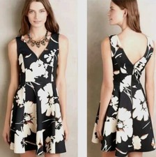 ANTHROPOLOGIE Maeve Amory Scuba Dress Fit Flare Floral Black Cream Size 0 VNeck