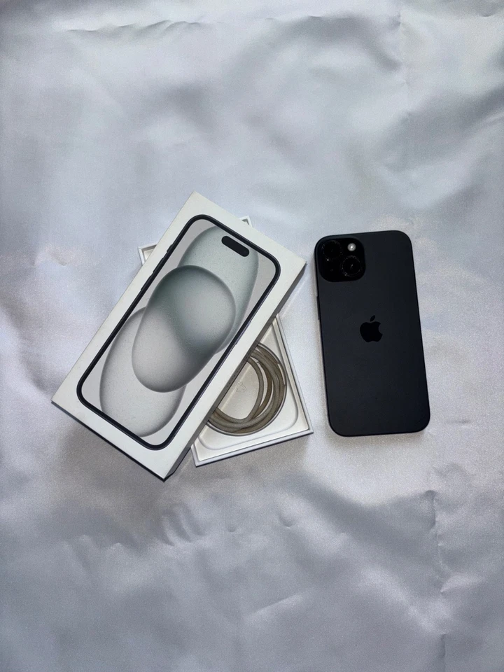 iphone 15 - 128 GB - nero (sbloccato) - 88% capacità massima - ottime condizioni - Immagine 2 di 4