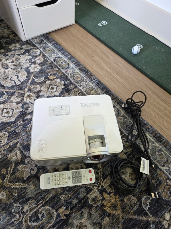 BenQ MW632ST 3200 Lumens Short Throw Projector with Speaker