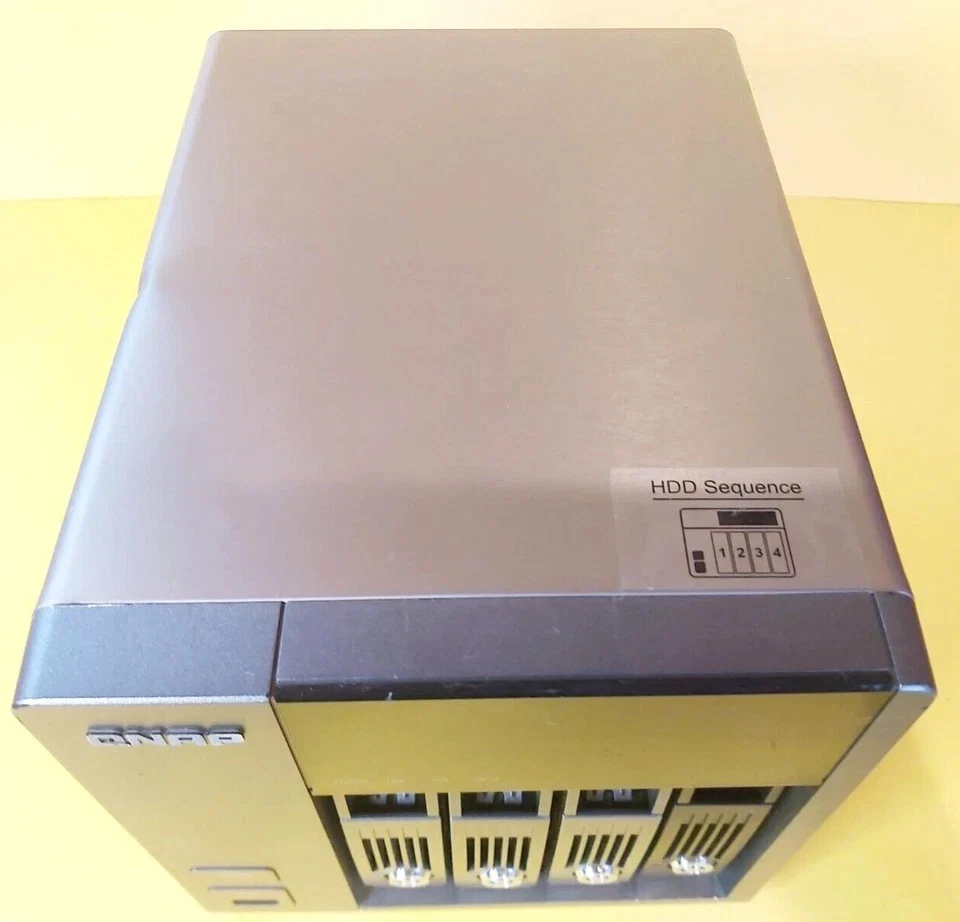 UNTESTED QNAP TS-410 NAS USB SATA 256 MB DDR2 DDRII iSCSI 4XBAY UPnP/DLNA NO HDD - Image 2 of 4