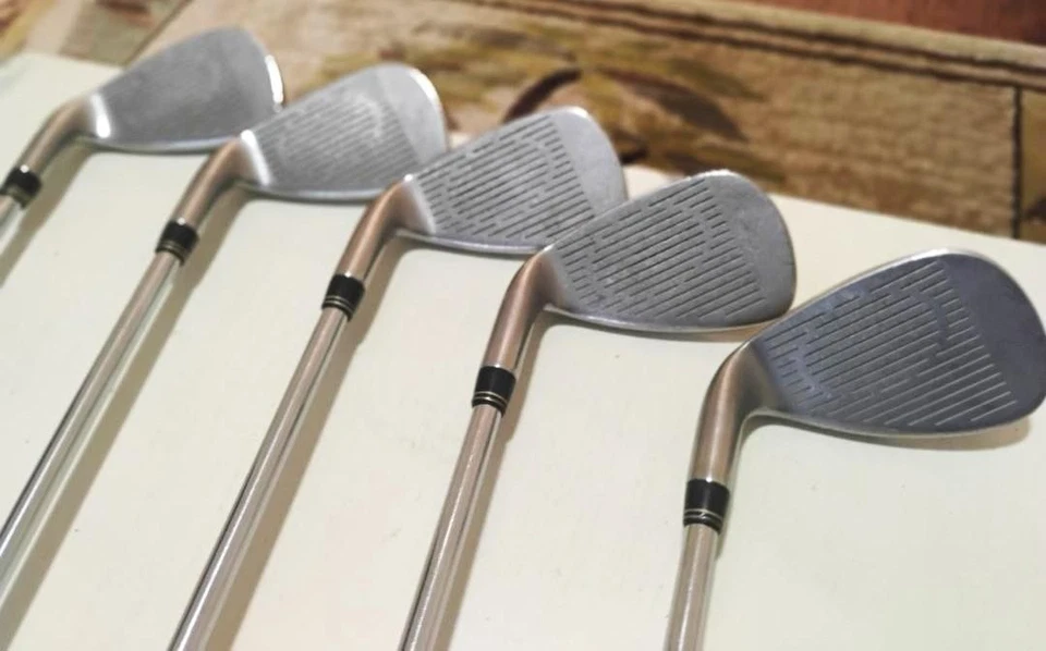 King COBRA 3100 Irons 7 8 9 PW & SW Men's RH Steel Shaft regular Flex, NICE SHAP - Image 2 of 3