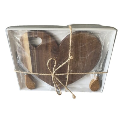 Wooden Heart Shaped Cheese Board With Cut-Out And Two Serving Utensils NEW
