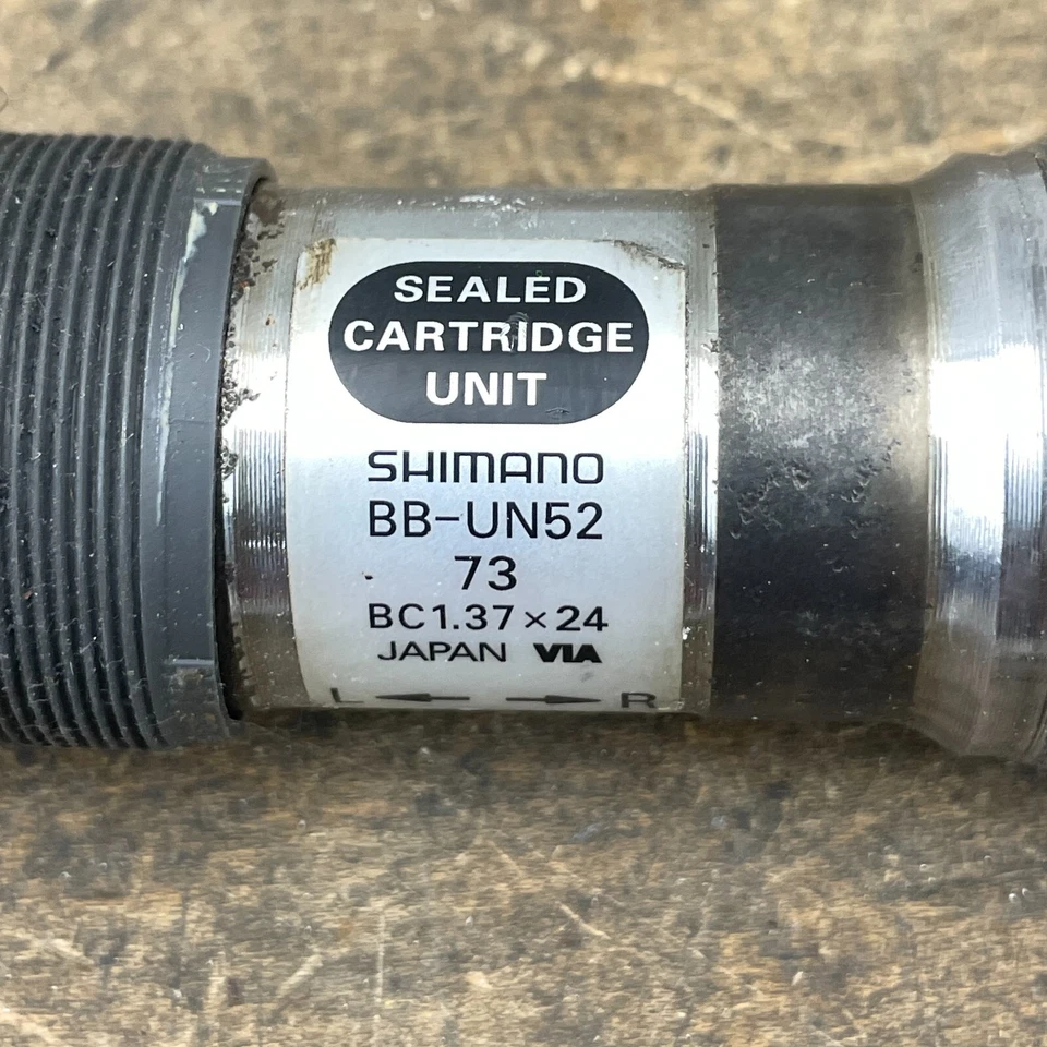 Vintage Shimano BB-UN52 Bottom Bracket 73 1.37 x 24 113 mm Spindle - Image 2 of 4