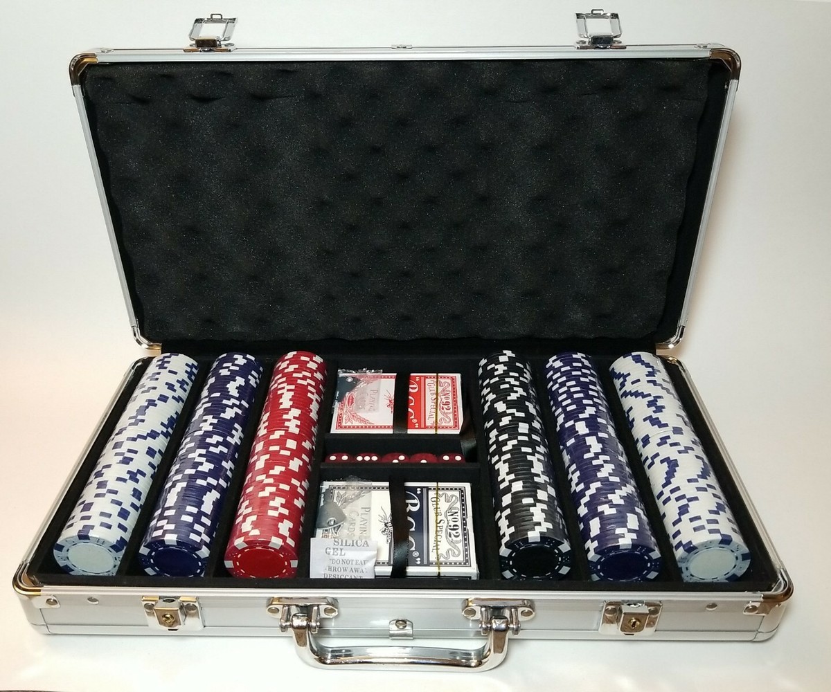 Poker Set BCG No. 92 Glub Special 300 Chip Set w/ Dice Sealed