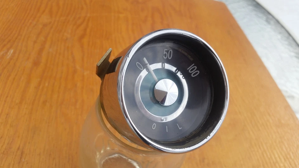 Manómetro de presión de aceite vintage Volvo 1800 p1800 p1800s OEM 1961-1969 sin probar Foto 3 de 4