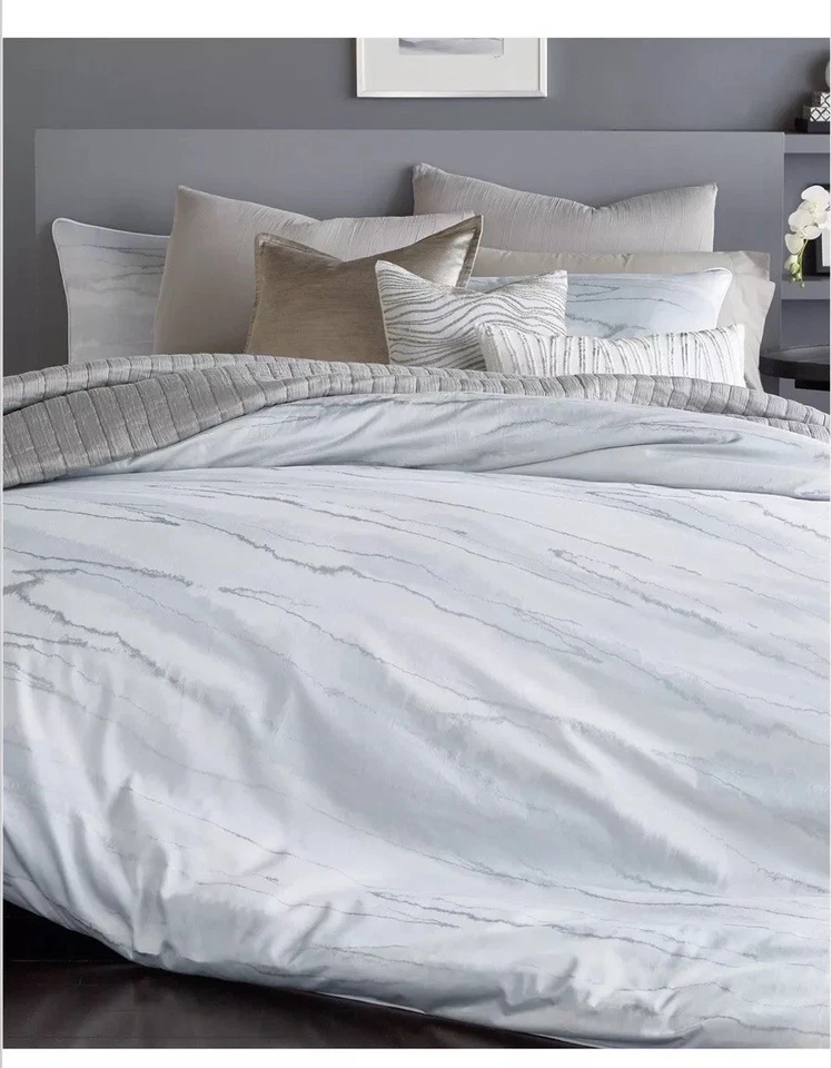 Donna Karan Aire King Duvet Cover Silver. Brand New! - Image 2 of 4
