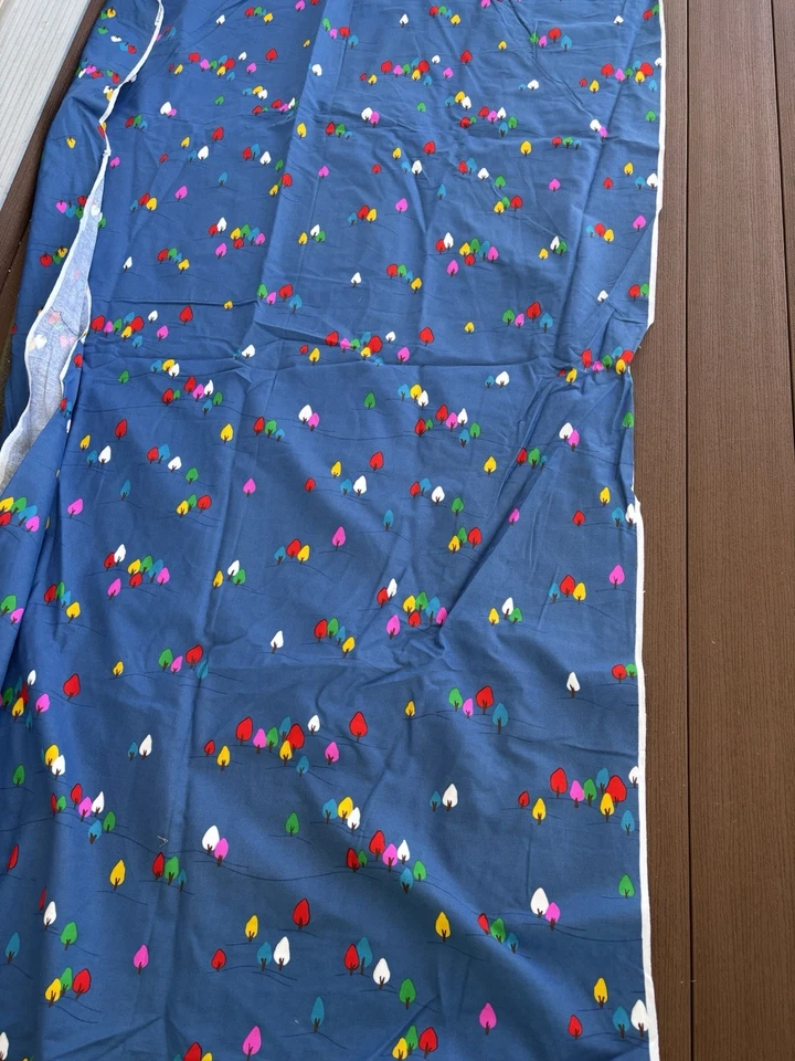 Tela de algodón vintage Whitney camelot coloridos árboles en azul 4 yardas Foto 2 de 4