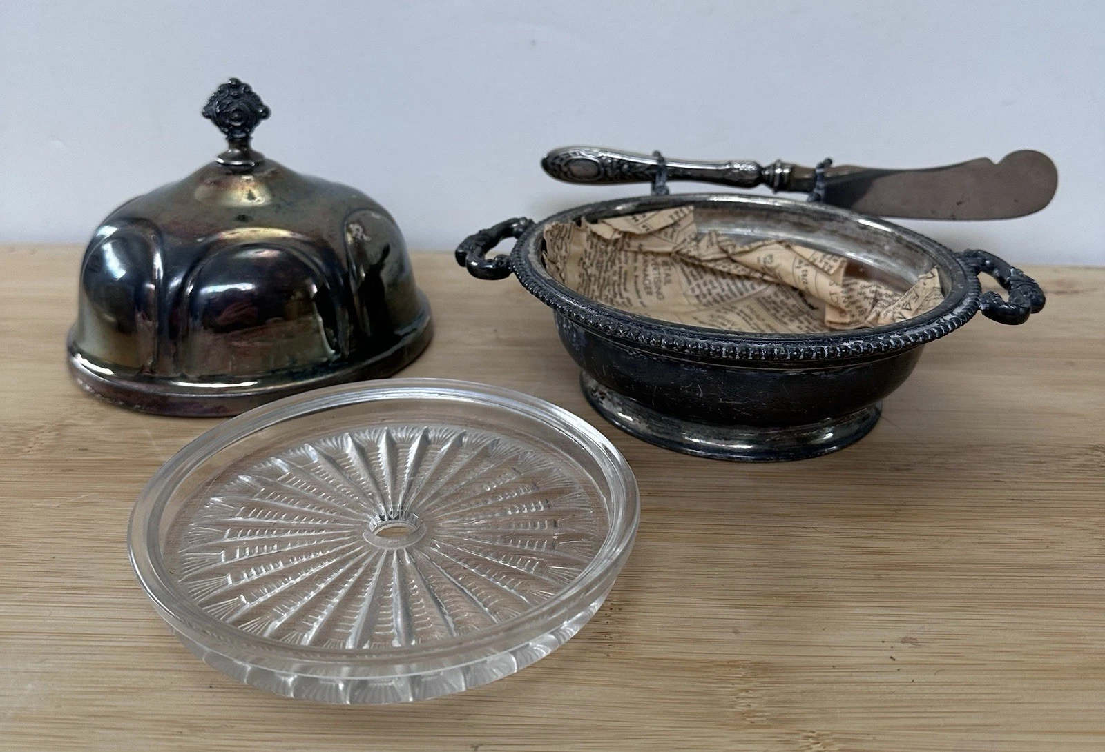 New Amsterdam Silver Co Quadruple Plate Butter Dish #615 Dome Glass Insert Vtg