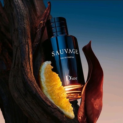SAUVAGE, Eau de Parfum für Herren   holzig & aromatisch   verführerischer...