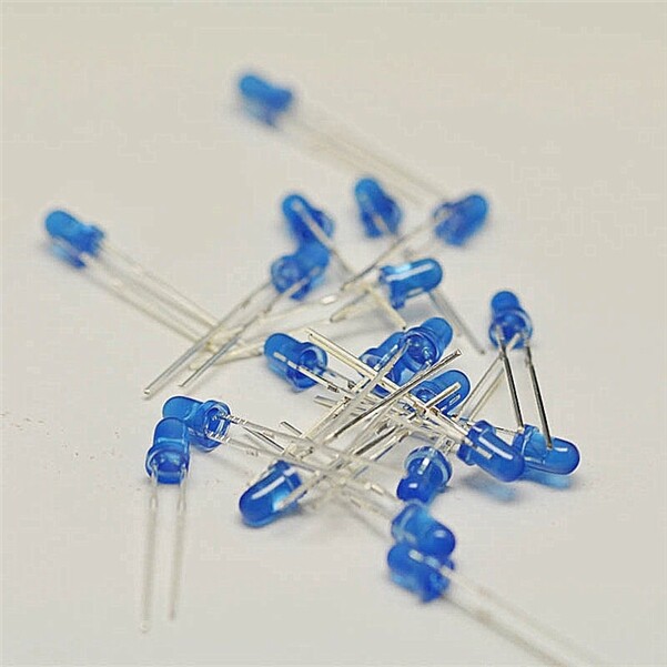 100 Pz 3mm Diodo LED Flat Top Bianco Caldo Rosso Verde Blu UV Viola Giallo Arancione Rosa 2 V 3 V Emissione Di Luce Lampadina Per PCB FAI DA TE