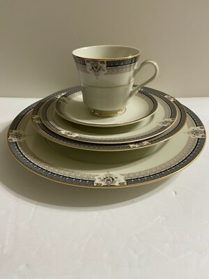 ミシャコシャ　プレート 5 Piece Mikasa Tropez Grande Ivory Place Setting - L5504 - Japan