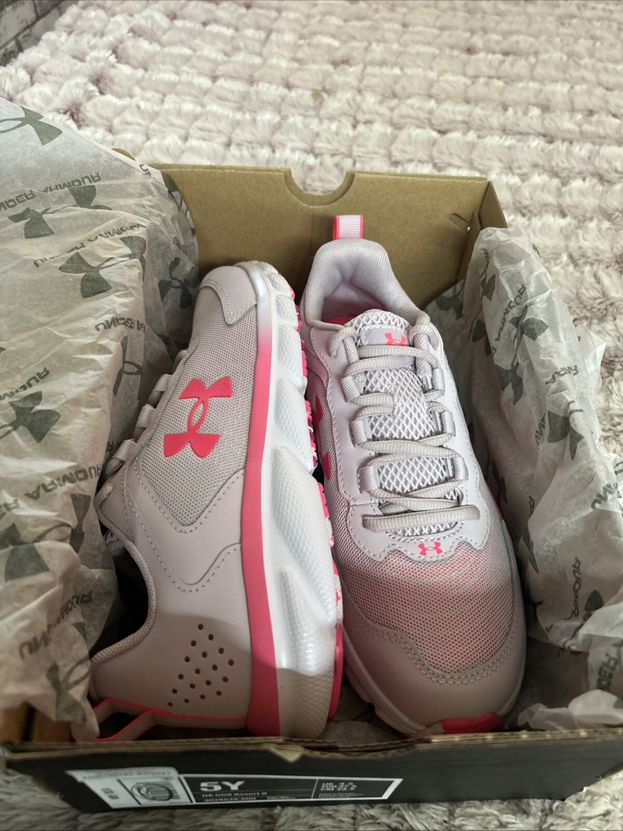 UNDER Armour Girl Grade Assert Sneakers Size Y