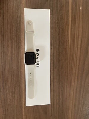 Apple Watch SE 40mm Aluminiumgehäuse-Gold mit Sportarmband in Weiß (GPS)...