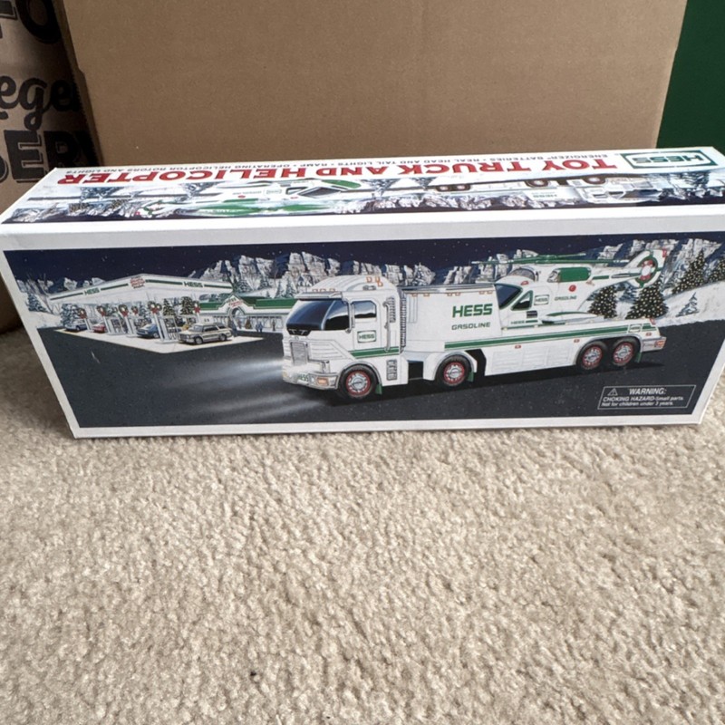 Hess 2006 Toy Truck Helicopter White Green Red Gas & Oil Original Box