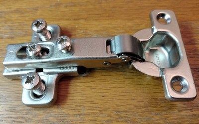 1 Salice 94 Degree C 6A7 Mini Cup 26mm Cabinet Door Hinge Self Close H2 VG Base