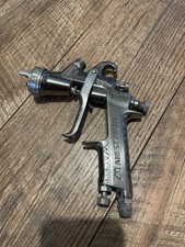 Iwata W400 With Lv2 Air cap With 2 Spare Nozzles And Spare Air Cap