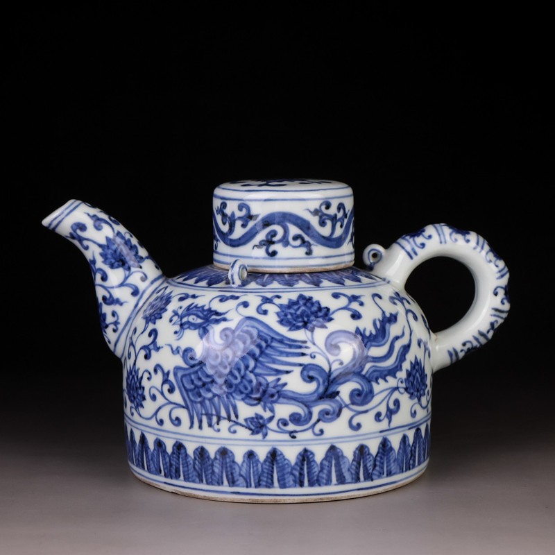 Chinese Blue White Flattened Porcelain Teapot Dragon Pattern