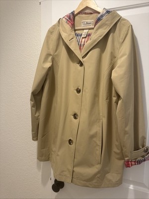 Excellent Pre-Owned L.L.Bean Hooded Button-Front Macintosh Rain Jacket