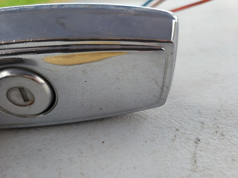 78-91 Chevrolet GMC K5 Blazer Jimmy Tailgate Power Window Switch Key Lock Gate - Image 2 of 4