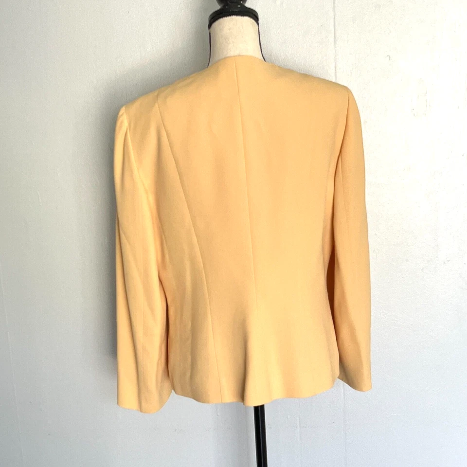 Traje Blazer/Falda Les Copains Mujer 2 Piezas Sarga Amarillo Mantequilla Talla 48 (US L) Foto 4 de 4