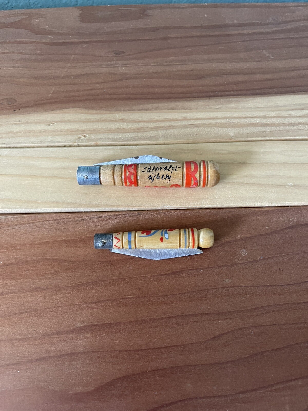 Vintage Folding Knifes Set Of 2