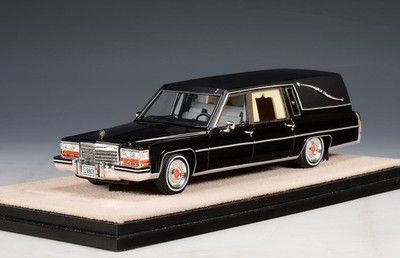 1980 Cadillac Superior Hearse Black in 1:43 scale by Stamp Models