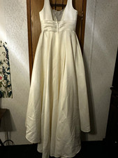 David’s Bridal Satin V-Neck Sleeveless Wedding Dress, size 14