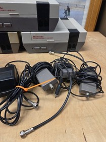 Lot Of 3 Nintendo Entertainment System NES Consoles & Accessories 