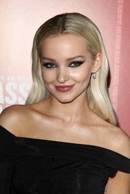 Dove Cameron (Bände 1 bis 3) 19.300 Bilder Sammlung USB-Stick