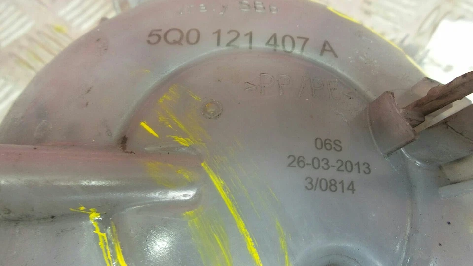 2013 AUDI A3 5 DOOR HATCHBACK EXPANSION BOTTLE - Image 2 of 3