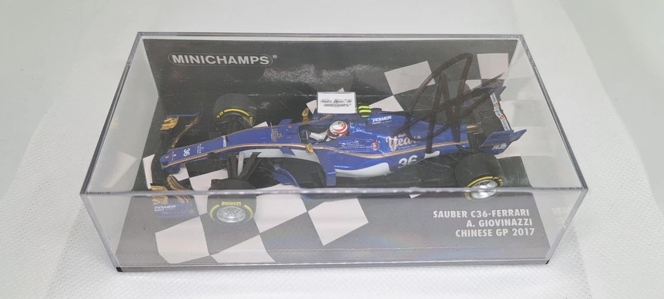 MINICHAMPS 417170036 F1 1/43 SAUBER FERRARI C36 GIOVINAZZI SIGNED AT LE MANS 23 - Immagine 4 di 4